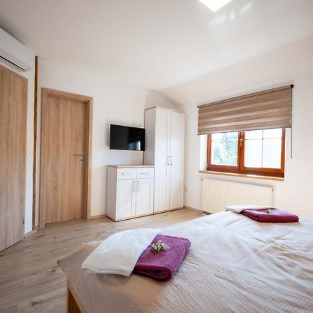 Papi Apartman Valtice Eksteriør bilde