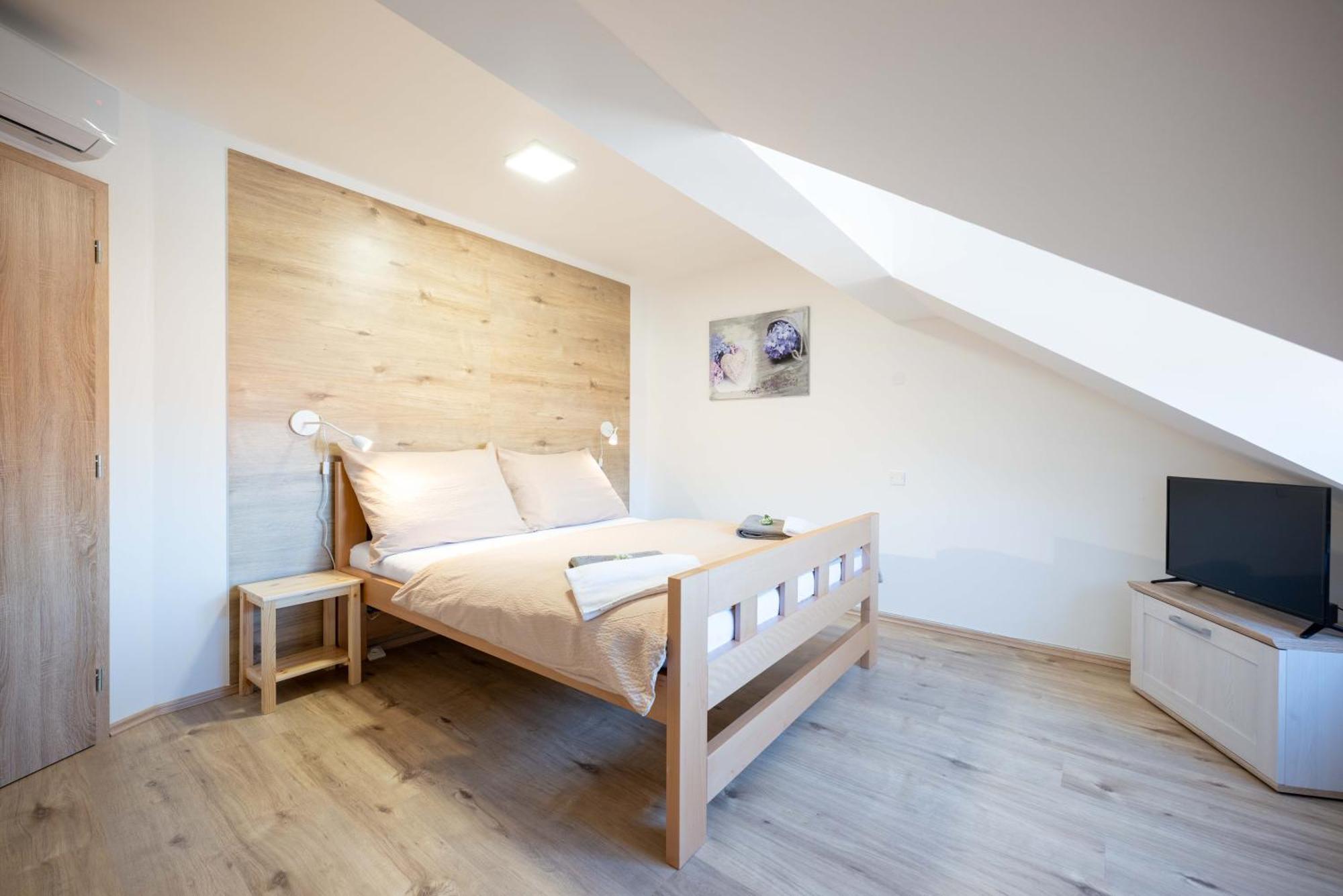 Papi Apartman Valtice Eksteriør bilde